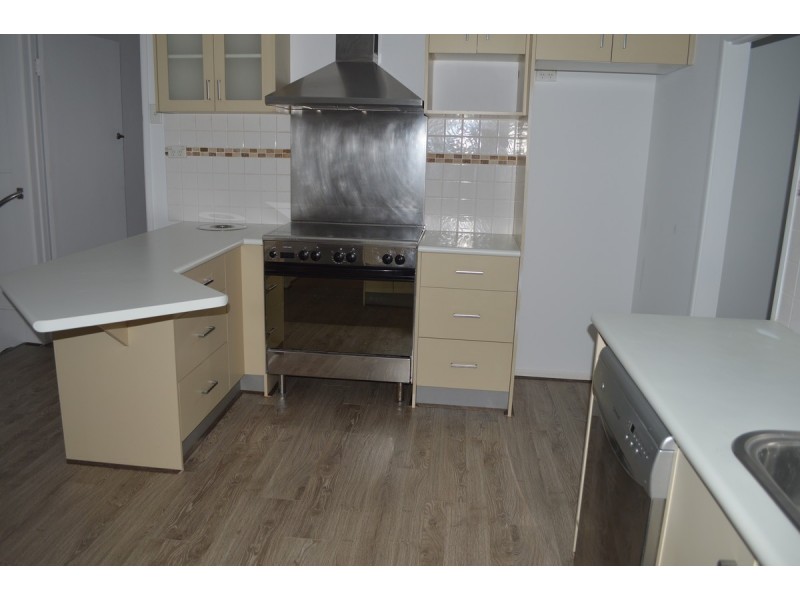 7 Walton Street, Southport QLD 4215