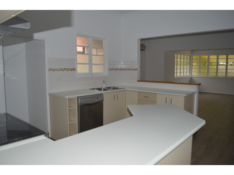 7 Walton Street, Southport QLD 4215