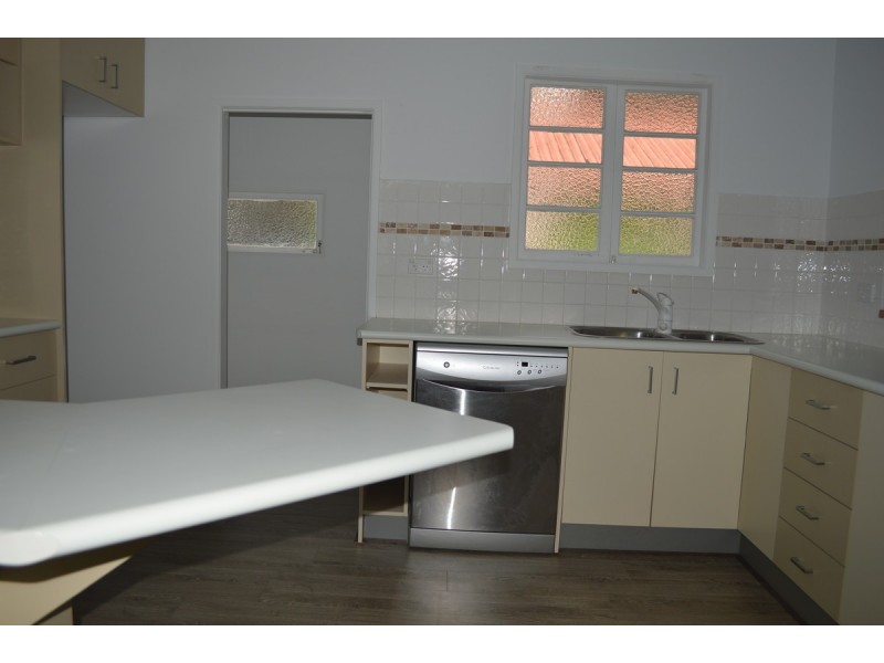 7 Walton Street, Southport QLD 4215