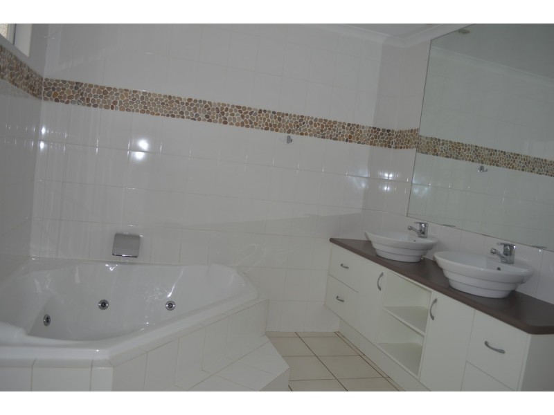 7 Walton Street, Southport QLD 4215