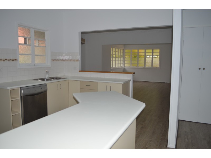 7 Walton Street, Southport QLD 4215