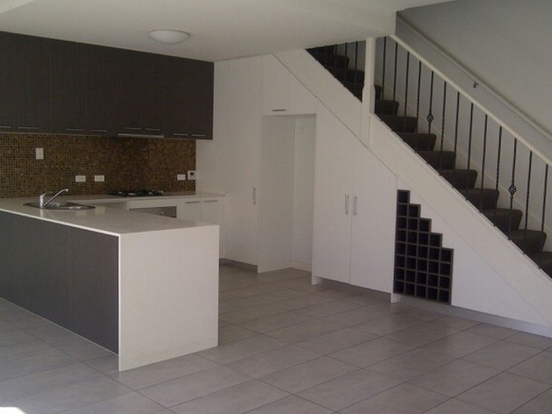 3/111 Pohlman Street, Southport QLD 4215