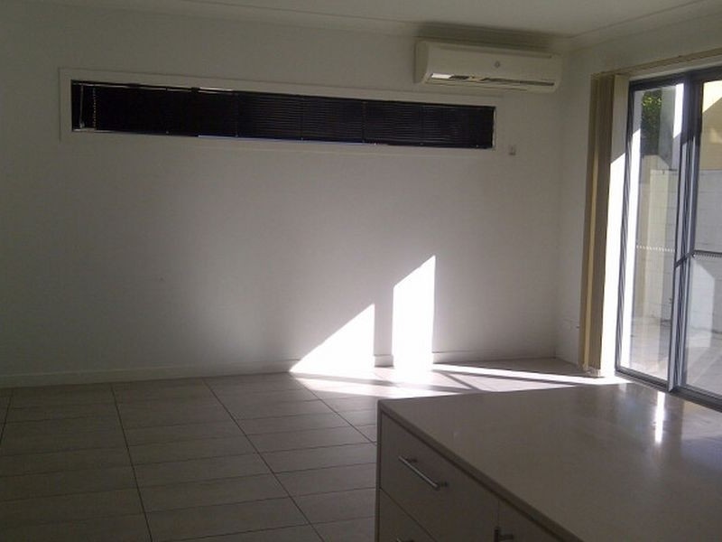 3/111 Pohlman Street, Southport QLD 4215