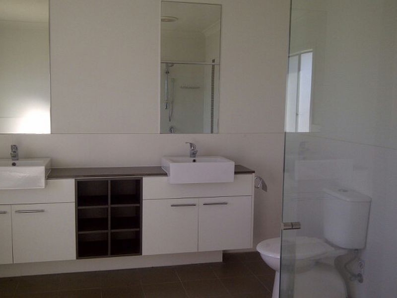 3/111 Pohlman Street, Southport QLD 4215