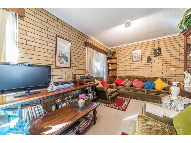 4/9 Proud Street, Labrador QLD 4215