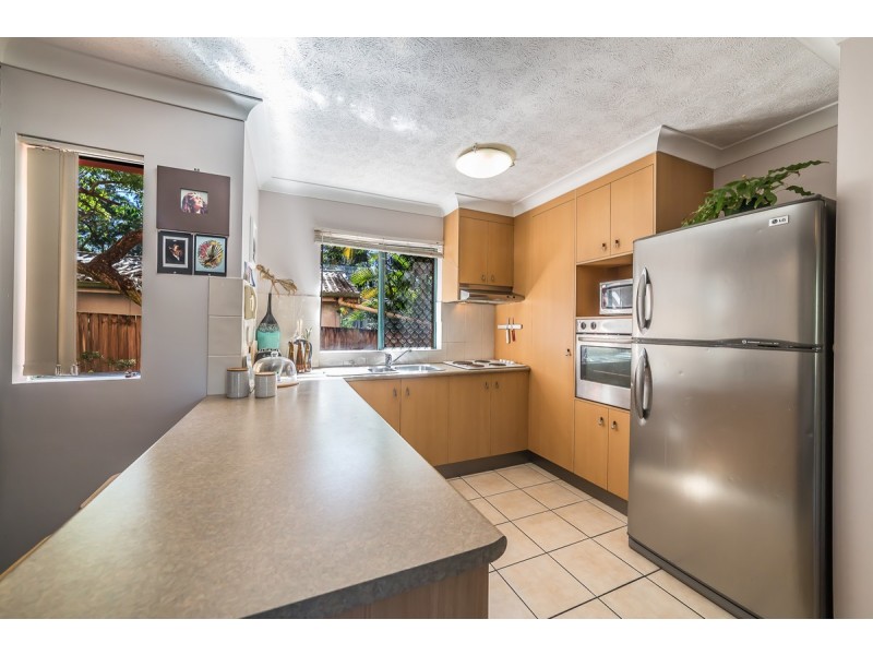 2/12 Gillian Lane, Southport QLD 4215