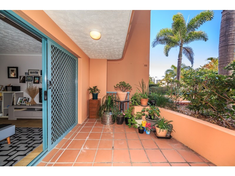 2/12 Gillian Lane, Southport QLD 4215