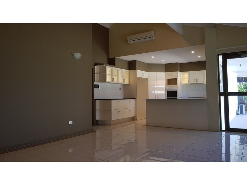 734 Nerang-Broadbeach Road, Carrara QLD 4211