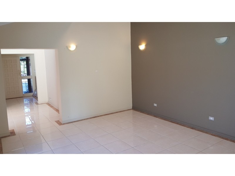 734 Nerang-Broadbeach Road, Carrara QLD 4211