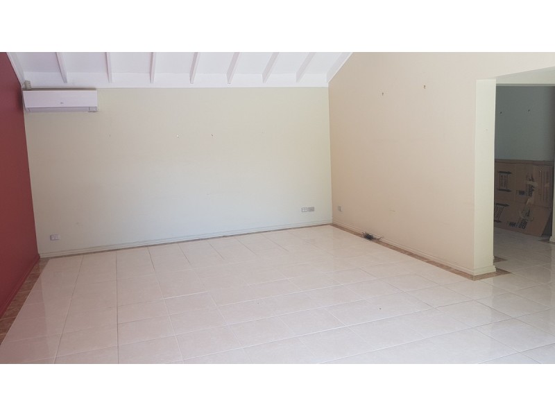 734 Nerang-Broadbeach Road, Carrara QLD 4211