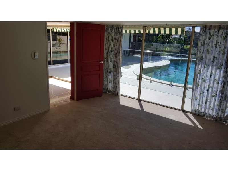 734 Nerang-Broadbeach Road, Carrara QLD 4211