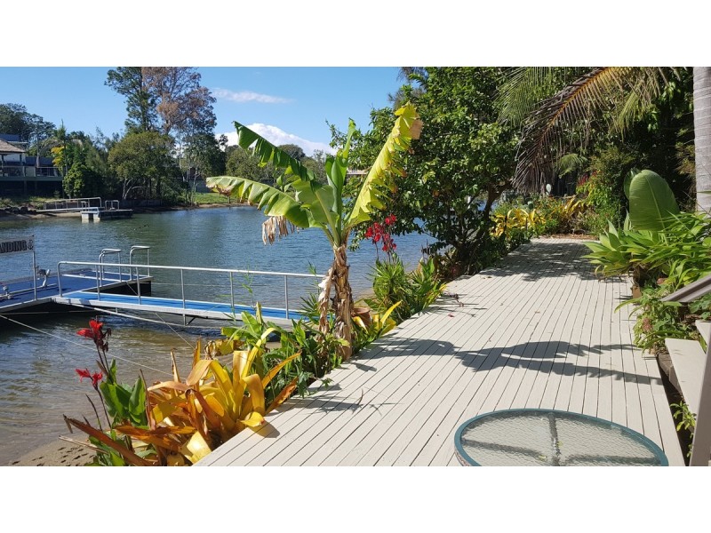 734 Nerang-Broadbeach Road, Carrara QLD 4211