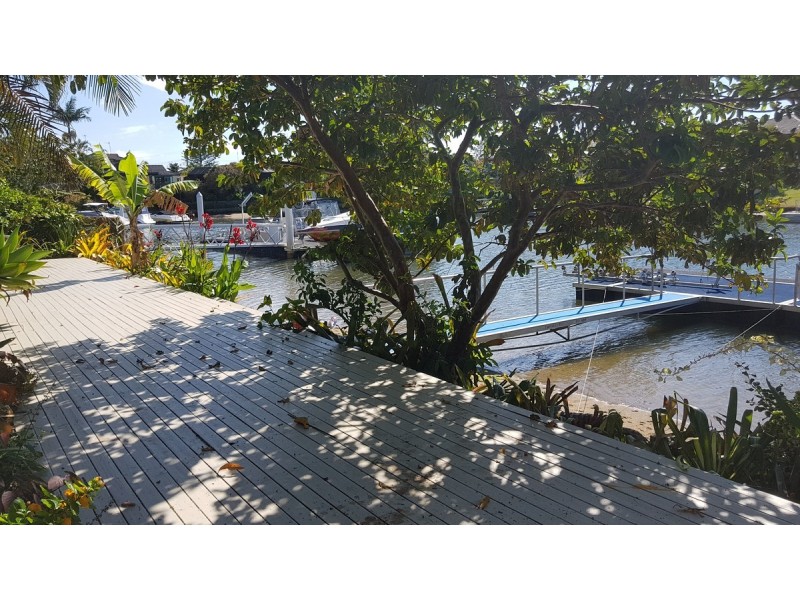 734 Nerang-Broadbeach Road, Carrara QLD 4211