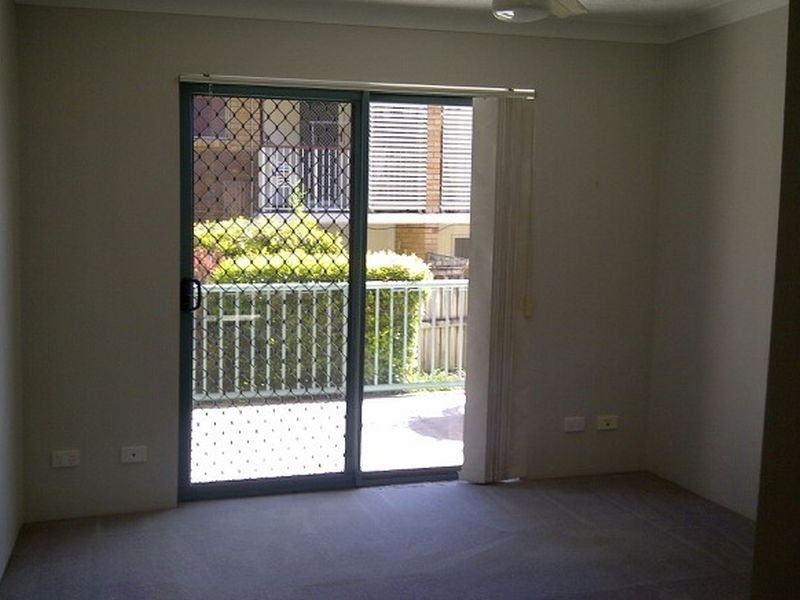 3/88 High Street, Southport QLD 4215