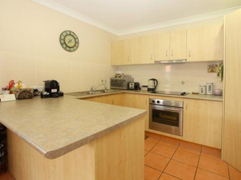 18 Marble Arch Place, Arundel QLD 4214