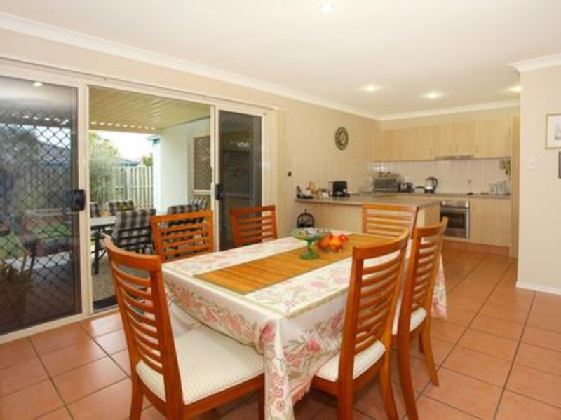 18 Marble Arch Place, Arundel QLD 4214