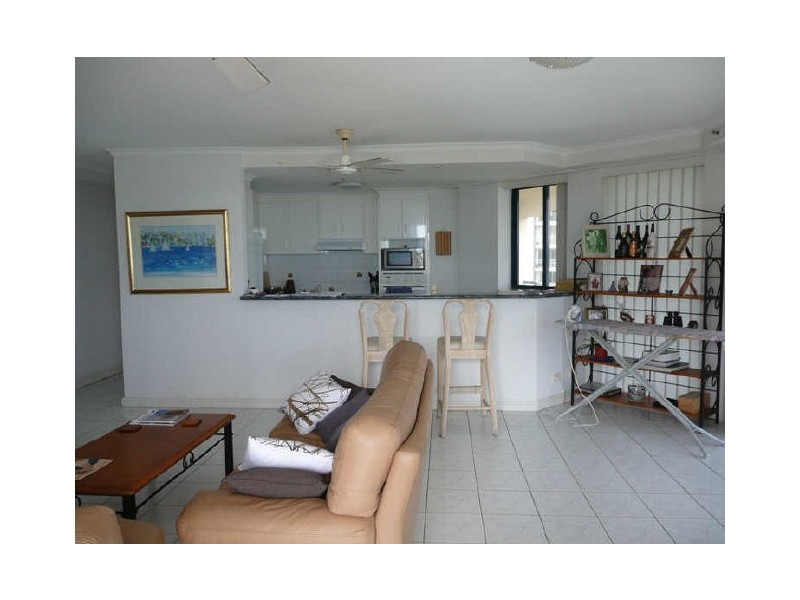 42/22 Montgomery Avenue, Main Beach QLD 4217