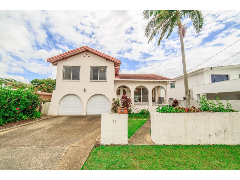 15 Raymond Avenue, Bundall QLD 4217