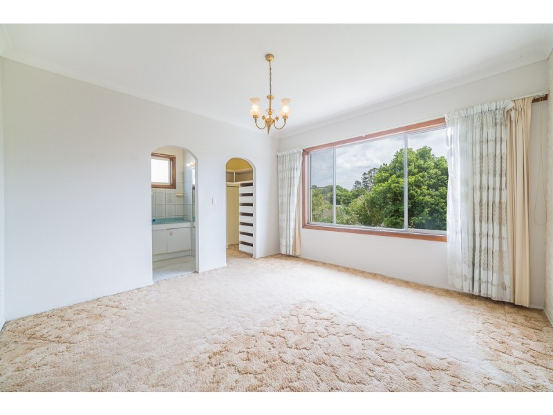 15 Raymond Avenue, Bundall QLD 4217