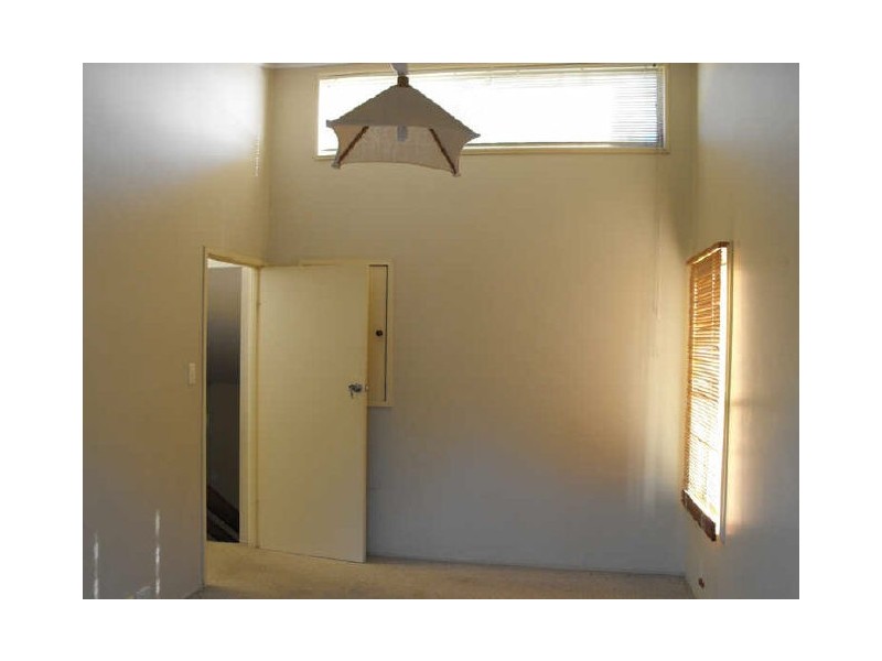 39 Dowling Drive, Southport QLD 4215