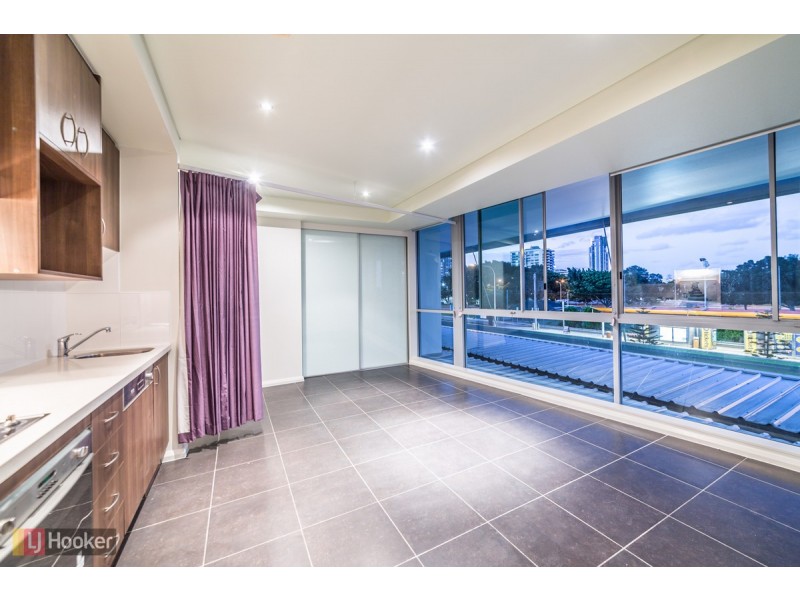 509/1 Como Crescent, Southport QLD 4215