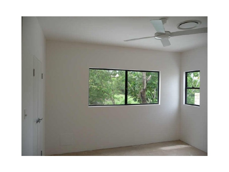 1/134 Ridgeway Avenue, Southport QLD 4215