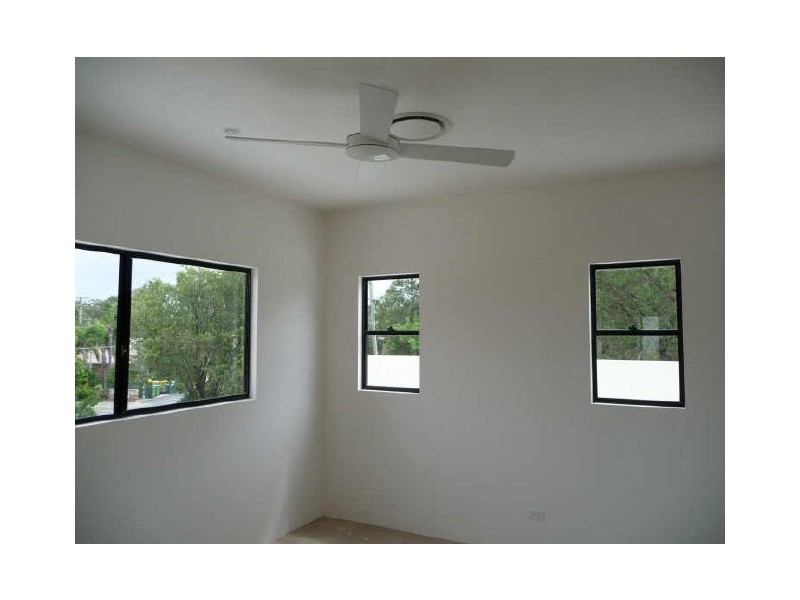 1/134 Ridgeway Avenue, Southport QLD 4215