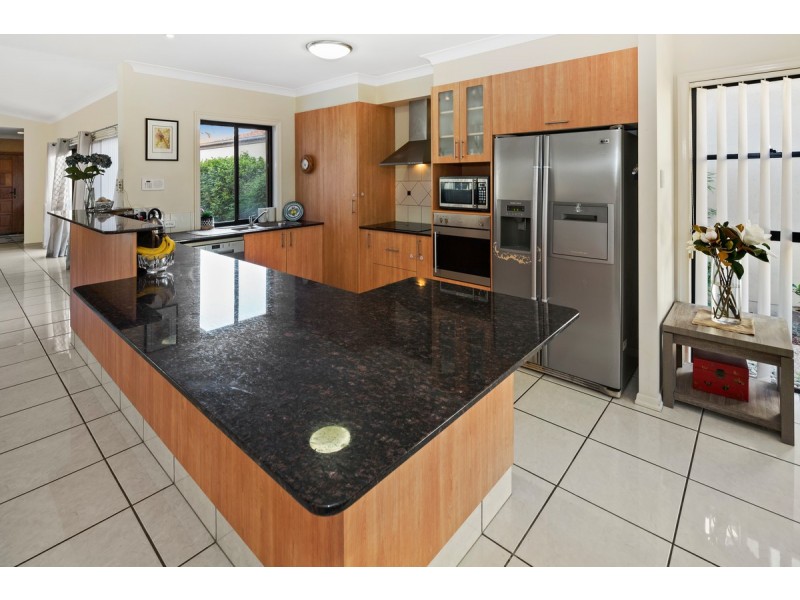 534 Oyster Cove Promenade, Helensvale QLD 4212