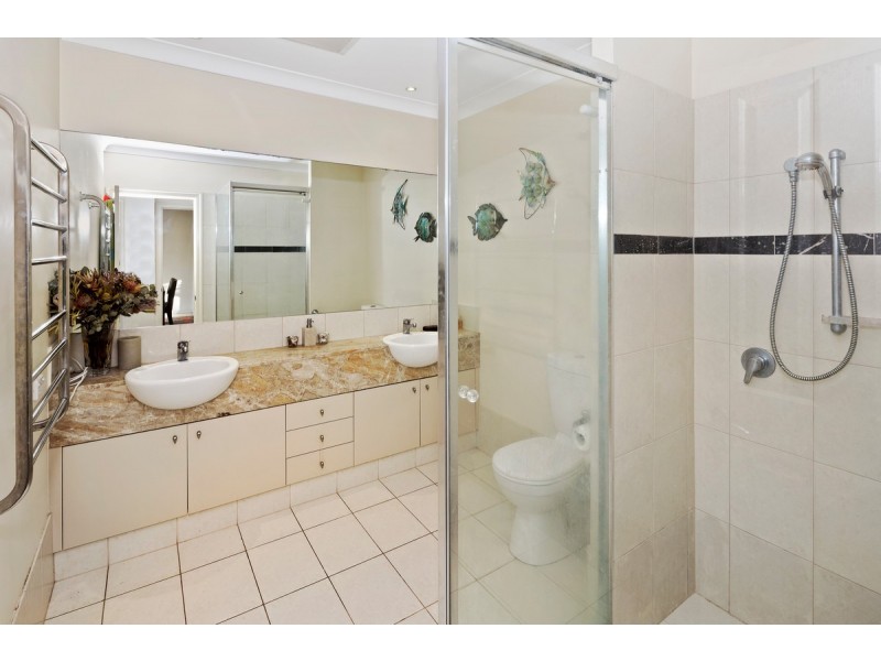 534 Oyster Cove Promenade, Helensvale QLD 4212