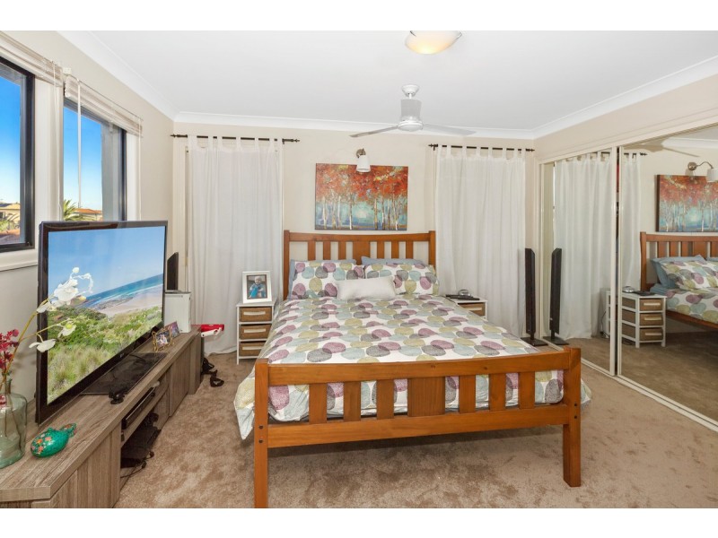 534 Oyster Cove Promenade, Helensvale QLD 4212