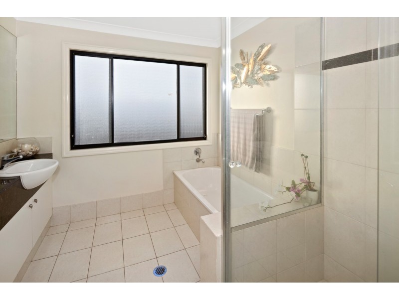 534 Oyster Cove Promenade, Helensvale QLD 4212