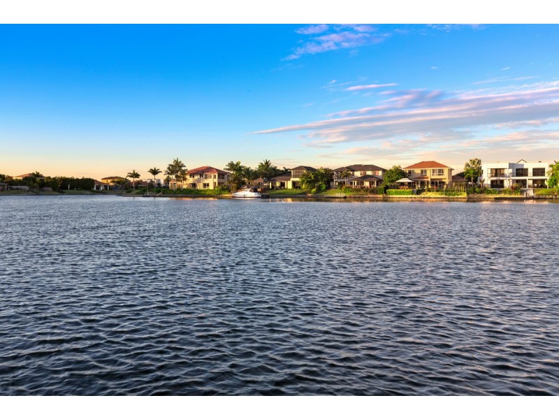 534 Oyster Cove Promenade, Helensvale QLD 4212