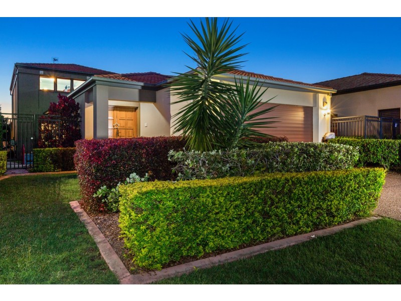 534 Oyster Cove Promenade, Helensvale QLD 4212