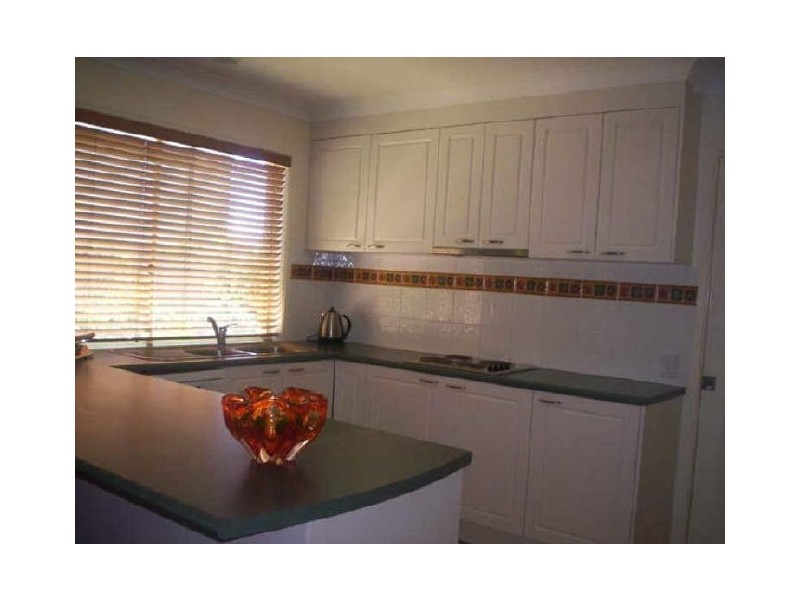 18 Oakridge St, Molendinar QLD 4214