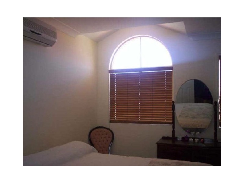 18 Oakridge St, Molendinar QLD 4214