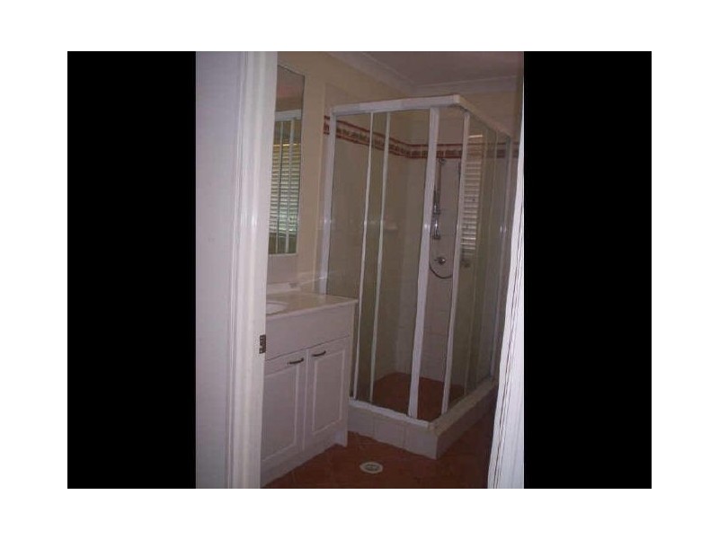 18 Oakridge St, Molendinar QLD 4214