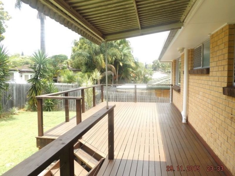 14 Lara Avenue, Southport QLD 4215