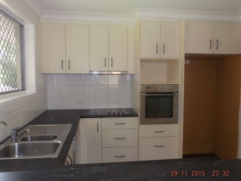 14 Lara Avenue, Southport QLD 4215