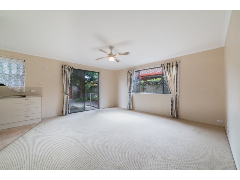 1/79 Worendo Street, Southport QLD 4215