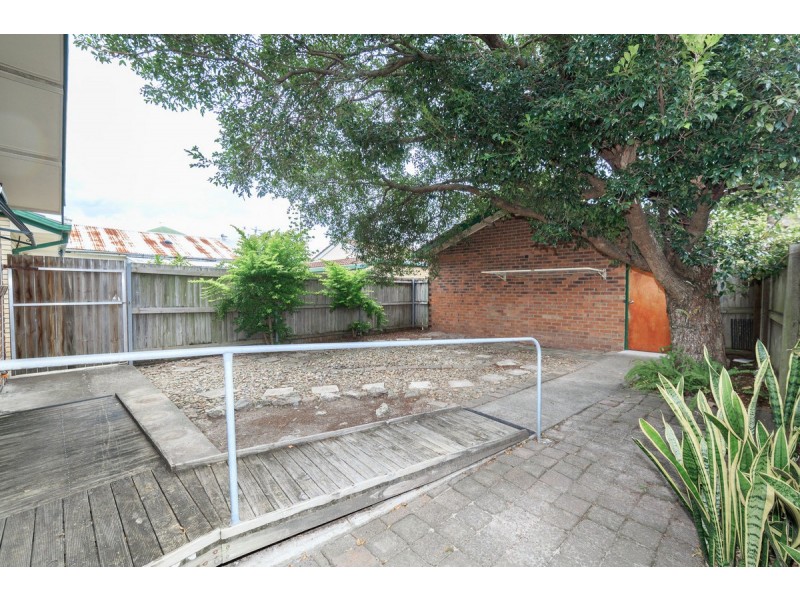 1/79 Worendo Street, Southport QLD 4215