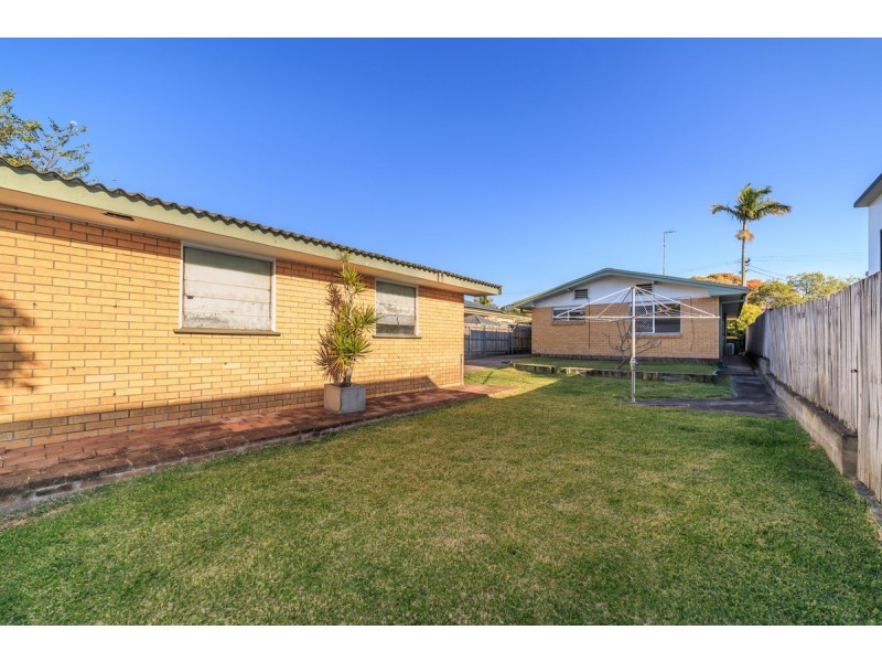 25 Fisher Avenue, Southport QLD 4215