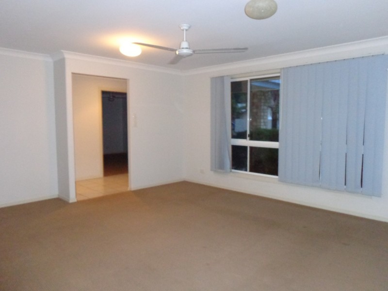 4 Yarraglen Place, Parkwood QLD 4214