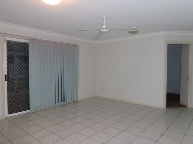 4 Yarraglen Place, Parkwood QLD 4214