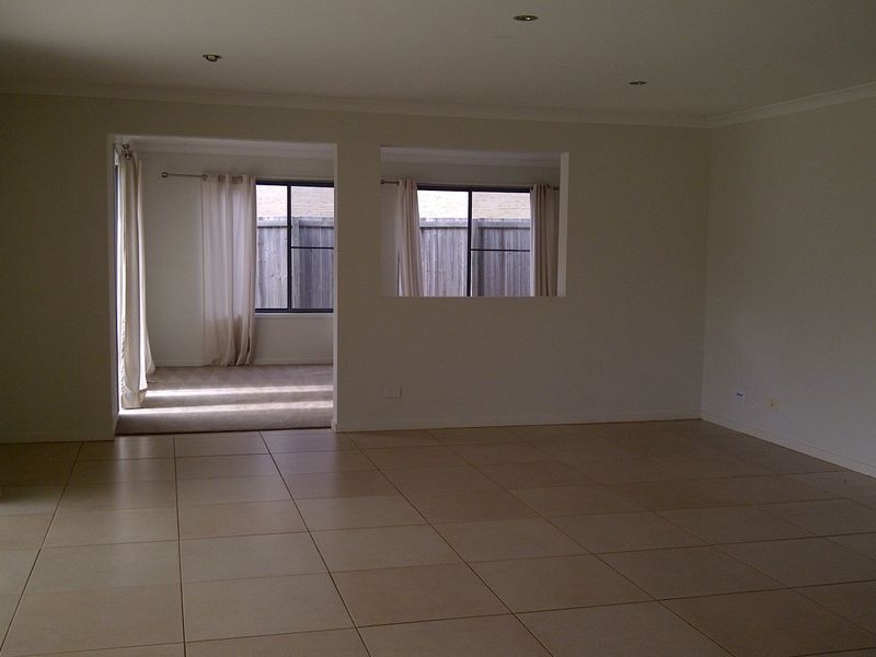 6 Rimu Street, Molendinar QLD 4214