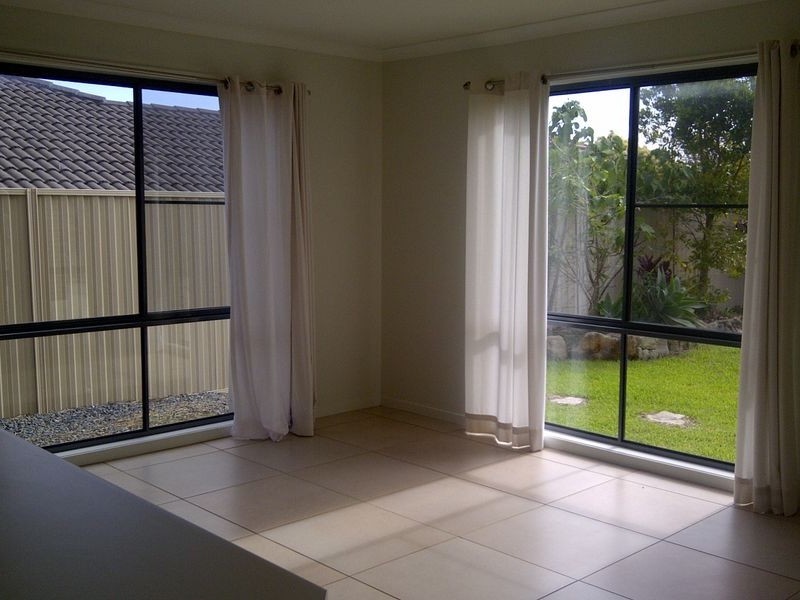 6 Rimu Street, Molendinar QLD 4214