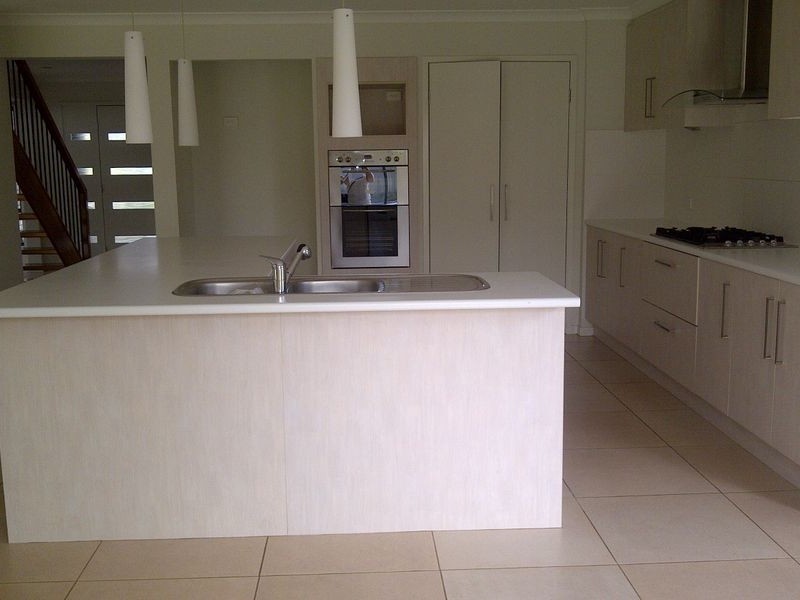 6 Rimu Street, Molendinar QLD 4214