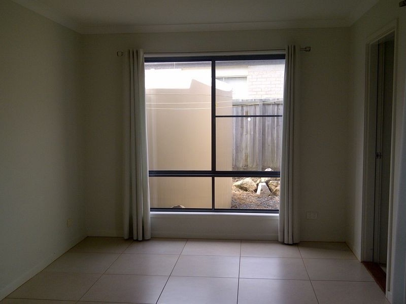 6 Rimu Street, Molendinar QLD 4214