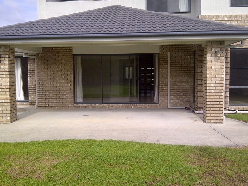 6 Rimu Street, Molendinar QLD 4214