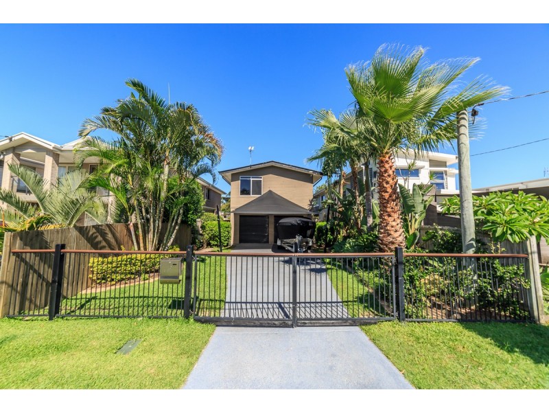 15 Sydney Street, Labrador QLD 4215