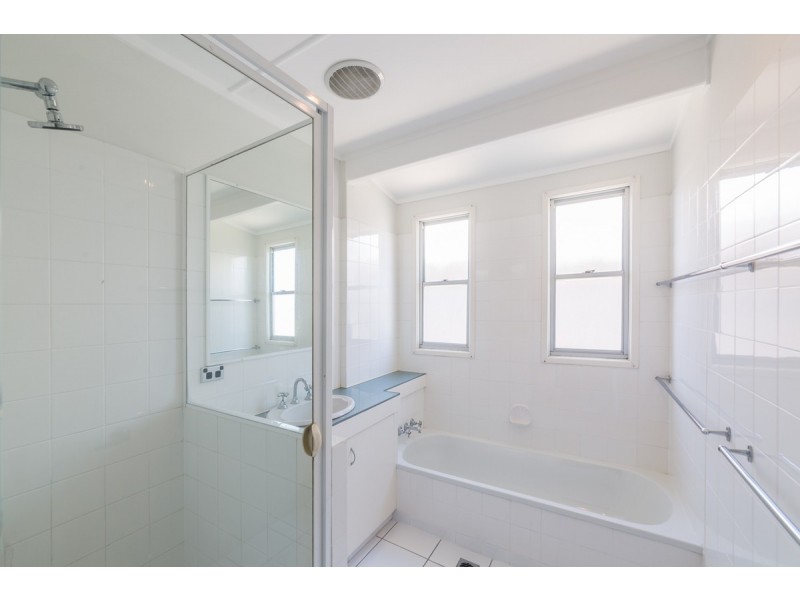 15 Sydney Street, Labrador QLD 4215